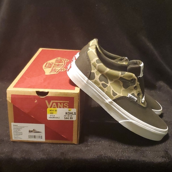 Camouflage Van Sneakers - Picture 3 of 7